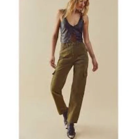 WE THE FREE PEOPLE Ezra hi rise cargo pants jeans Green 25 NWOT - Picture 1 of 11